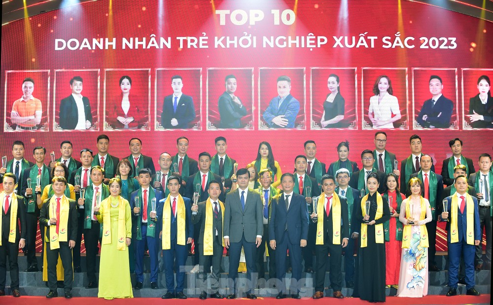 Giám Đốc Đài Tín – Chị Trương Thị Dung Lọt Top 100 Doanh Nhân Trẻ Khởi Nghiệp Xuất Sắc Toàn Quốc 2021